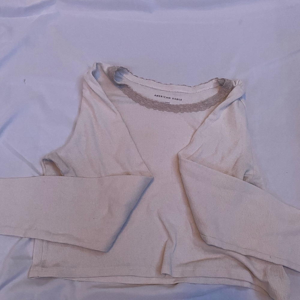 American eagle basic white top!